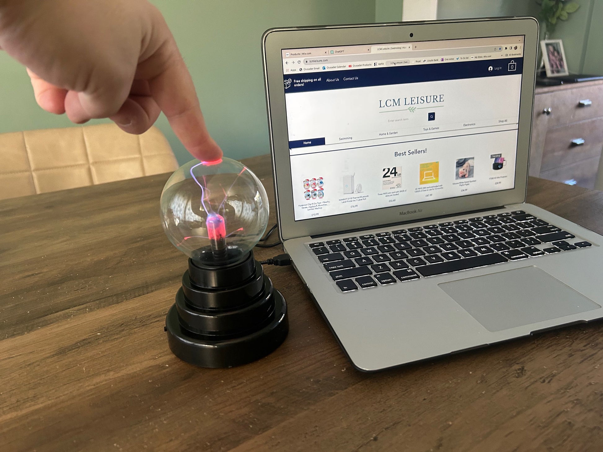 Touch Sensitive Plasma Ball Lamp